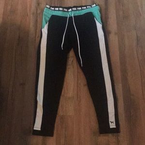 Victoria’s Secret Pink yoga leggings